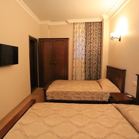 Eiffel Hotel Batumi Esterno foto