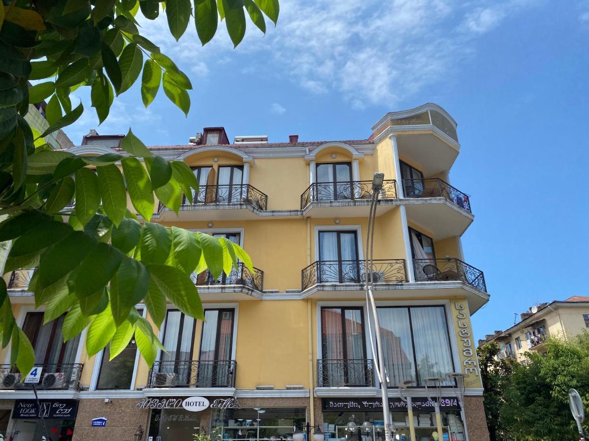 Eiffel Hotel Batumi Esterno foto