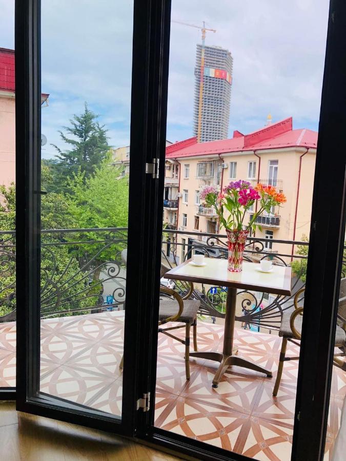 Eiffel Hotel Batumi Esterno foto