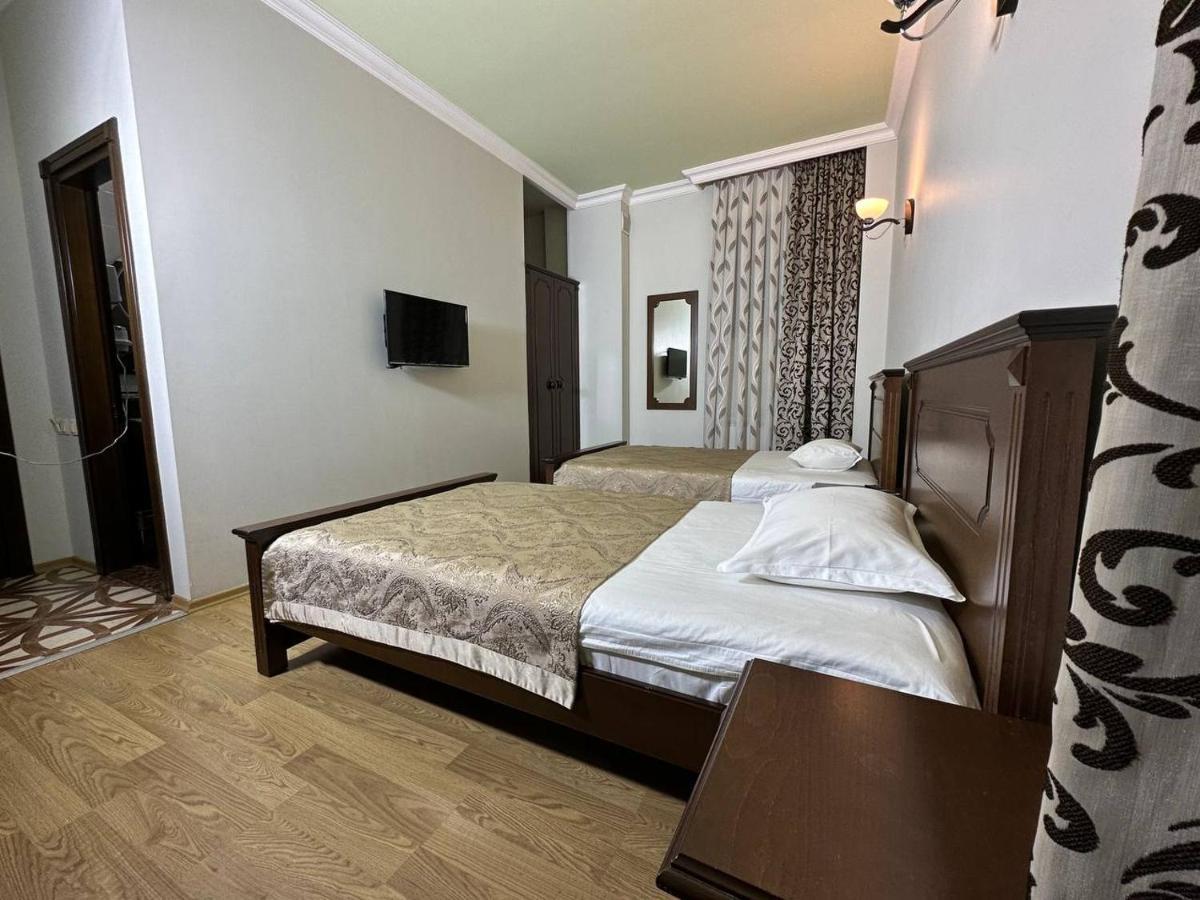 Eiffel Hotel Batumi Esterno foto
