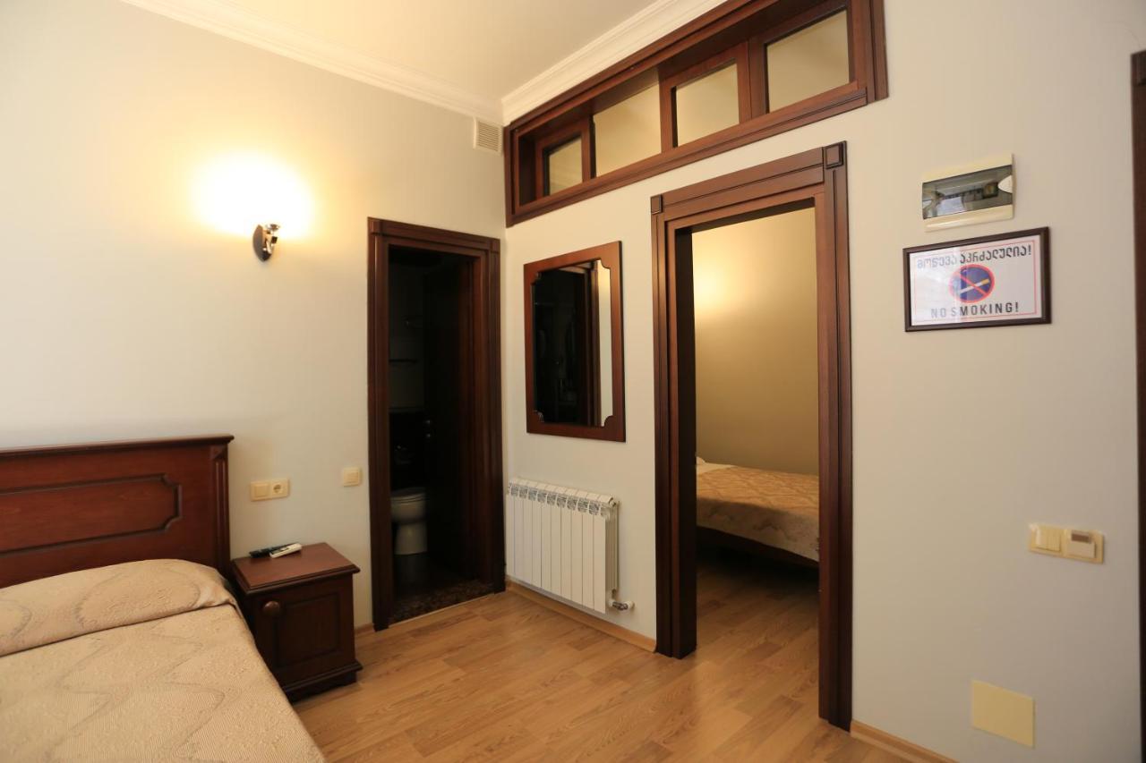 Eiffel Hotel Batumi Esterno foto