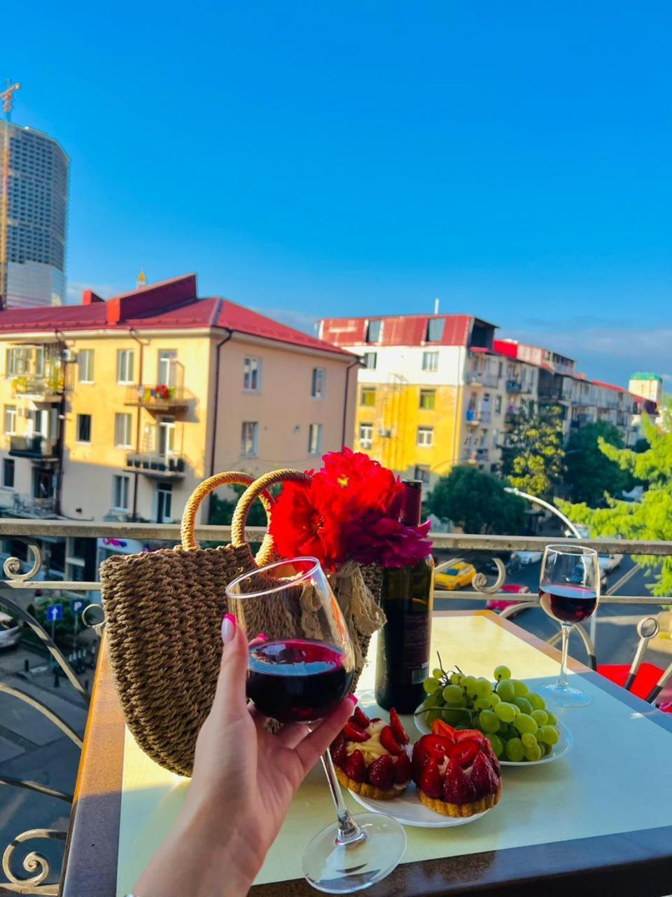 Eiffel Hotel Batumi Esterno foto